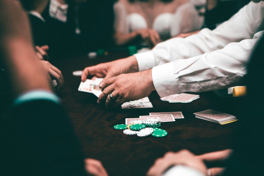 Suasana permainan poker yang seru